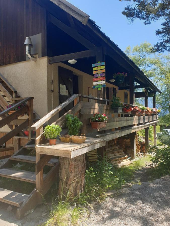 Les Pinees Hotell Chateauroux-les-Alpes Exteriör bild